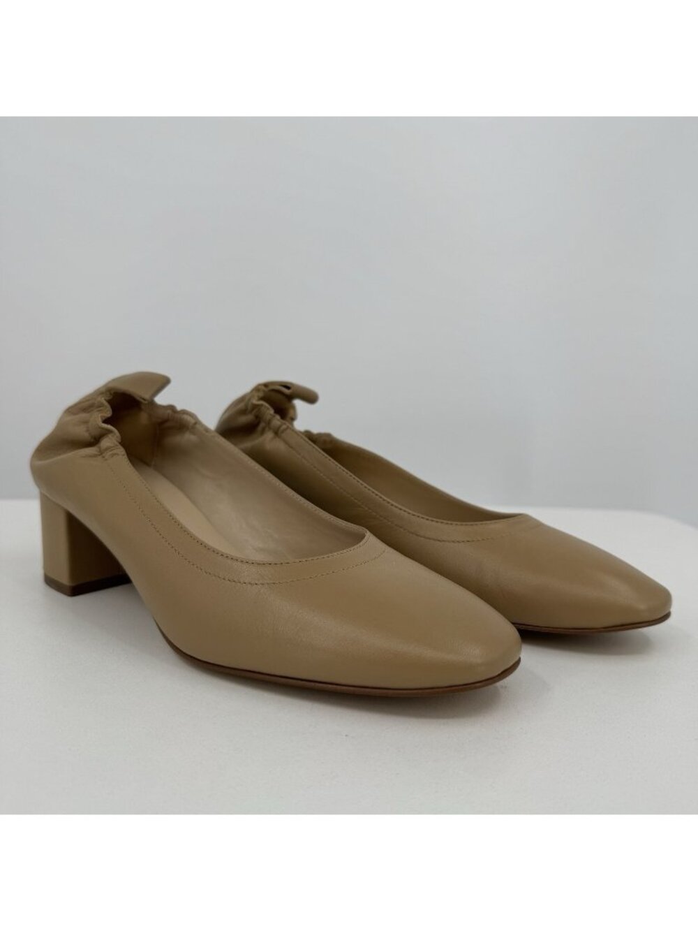 Everlane Italian Leather Day Heel Light Taupe 8 Women's Elastic Back Comfort
